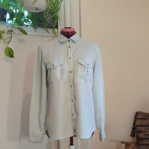 American Eagle Outfitters/100% Lyocell/Light Blue Women's Button-Down Shirt/Med